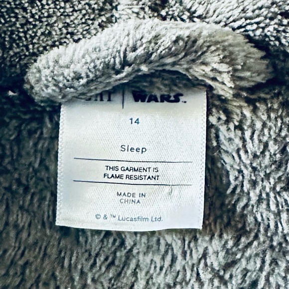 GAP Robe STAR WARS LIKE NEW!! - Picture 3 of 4